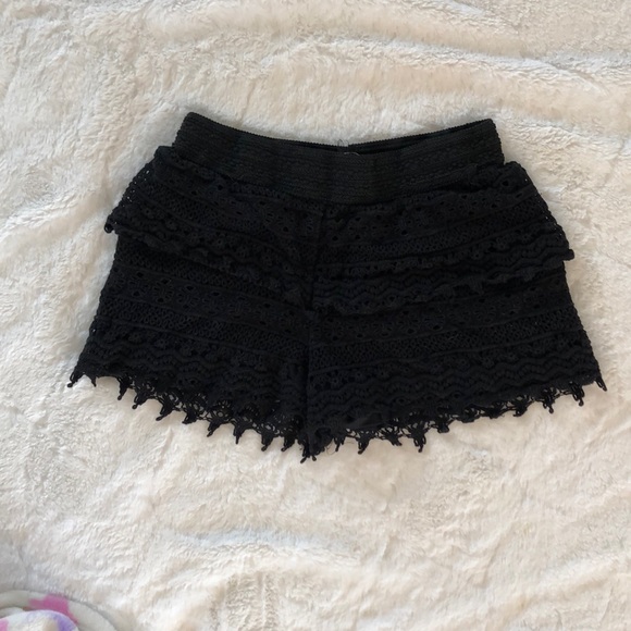 Shorts - Picture 2 of 3